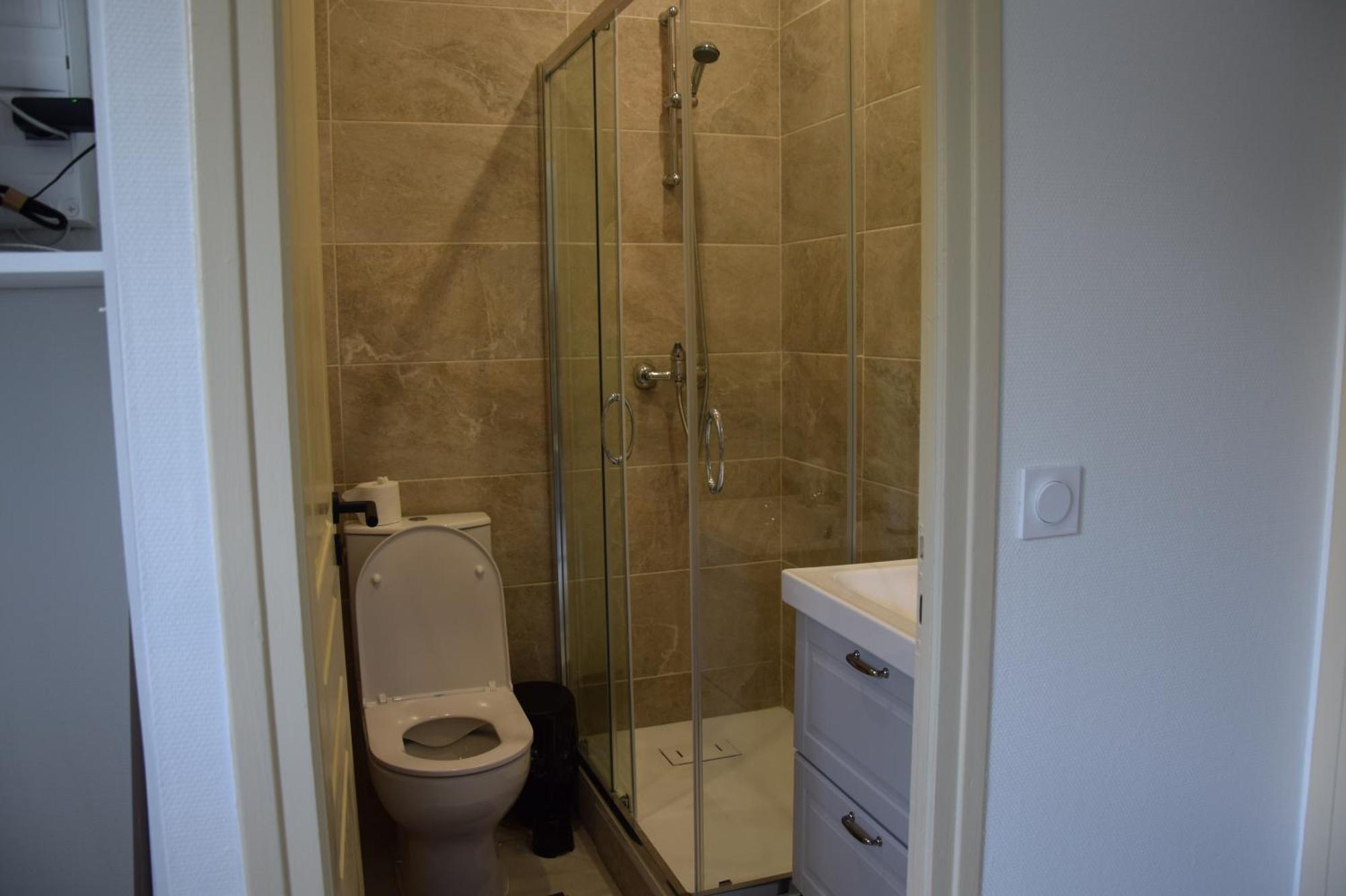 Elegant T2 A Bron, Tramway A 2Min, Box Parking, 4Personnes Apartment Luaran gambar