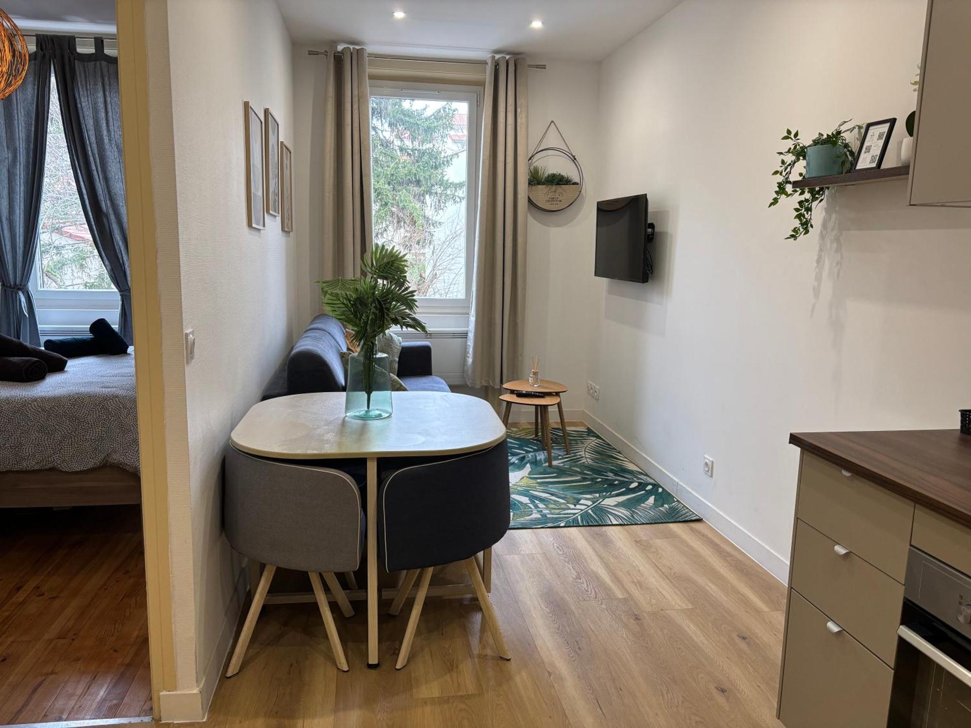 Elegant T2 A Bron, Tramway A 2Min, Box Parking, 4Personnes Apartment Luaran gambar