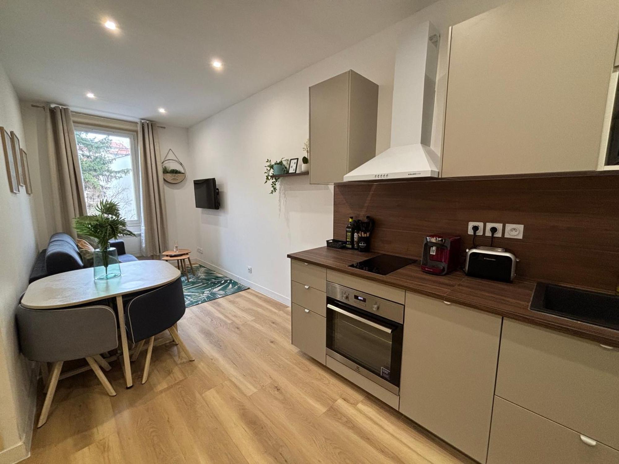 Elegant T2 A Bron, Tramway A 2Min, Box Parking, 4Personnes Apartment Luaran gambar